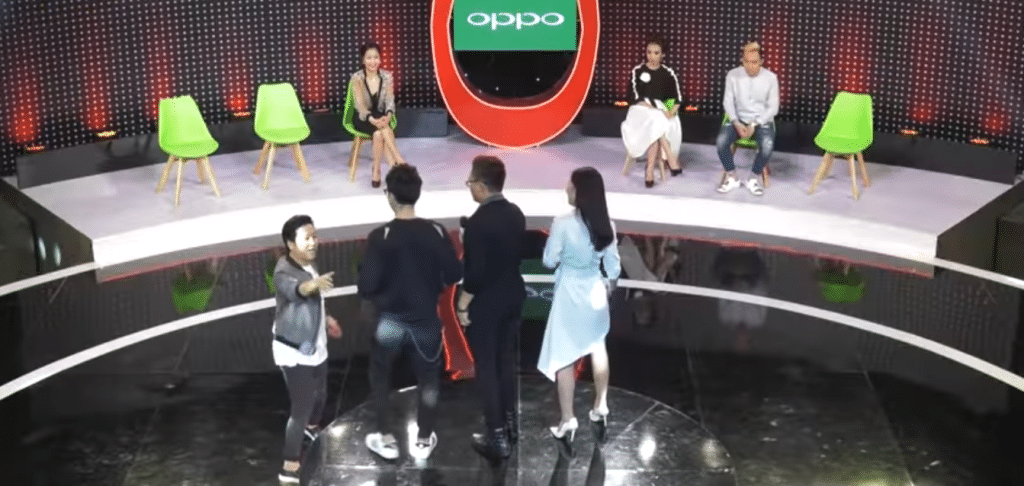 Sofa trong các show truyền hình Việt Nam - Trung Quốc - Mỹ-giong-ai-giong-ai