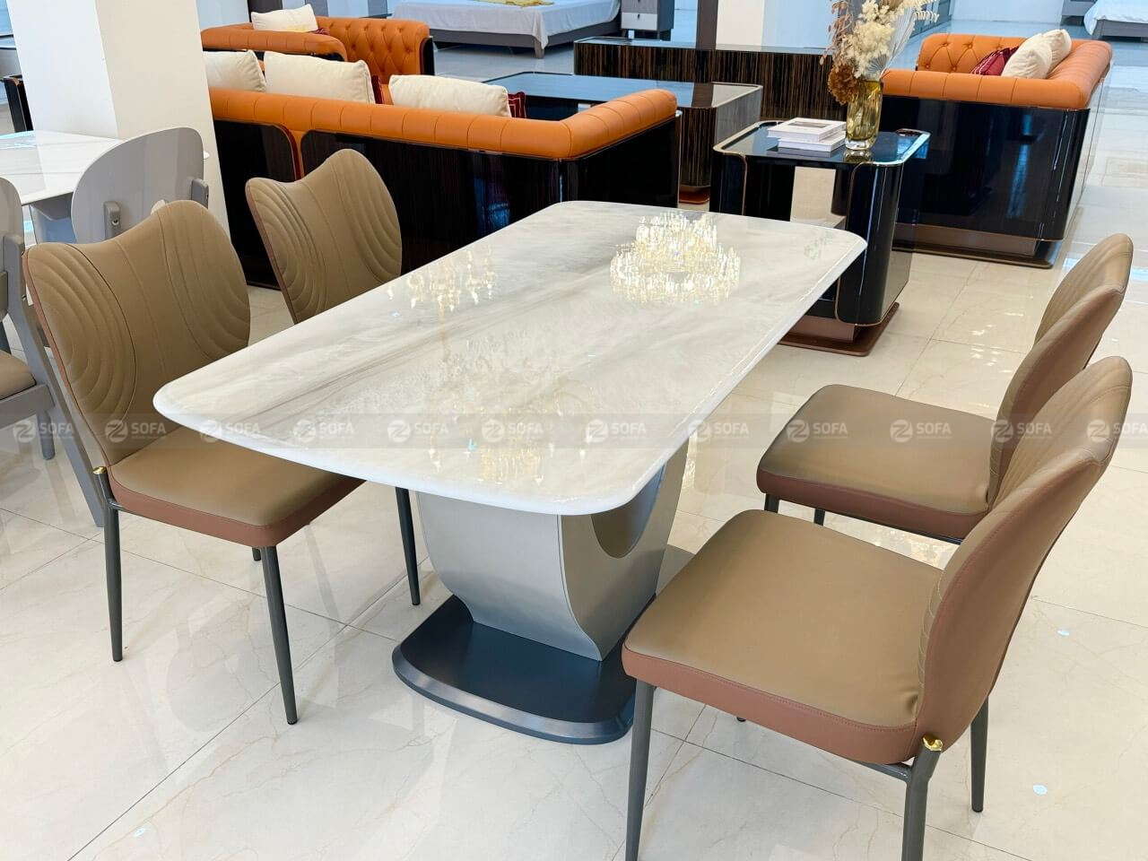 Chọn mua bộ nội thất bàn ăn với 4 ghế cho gia đình