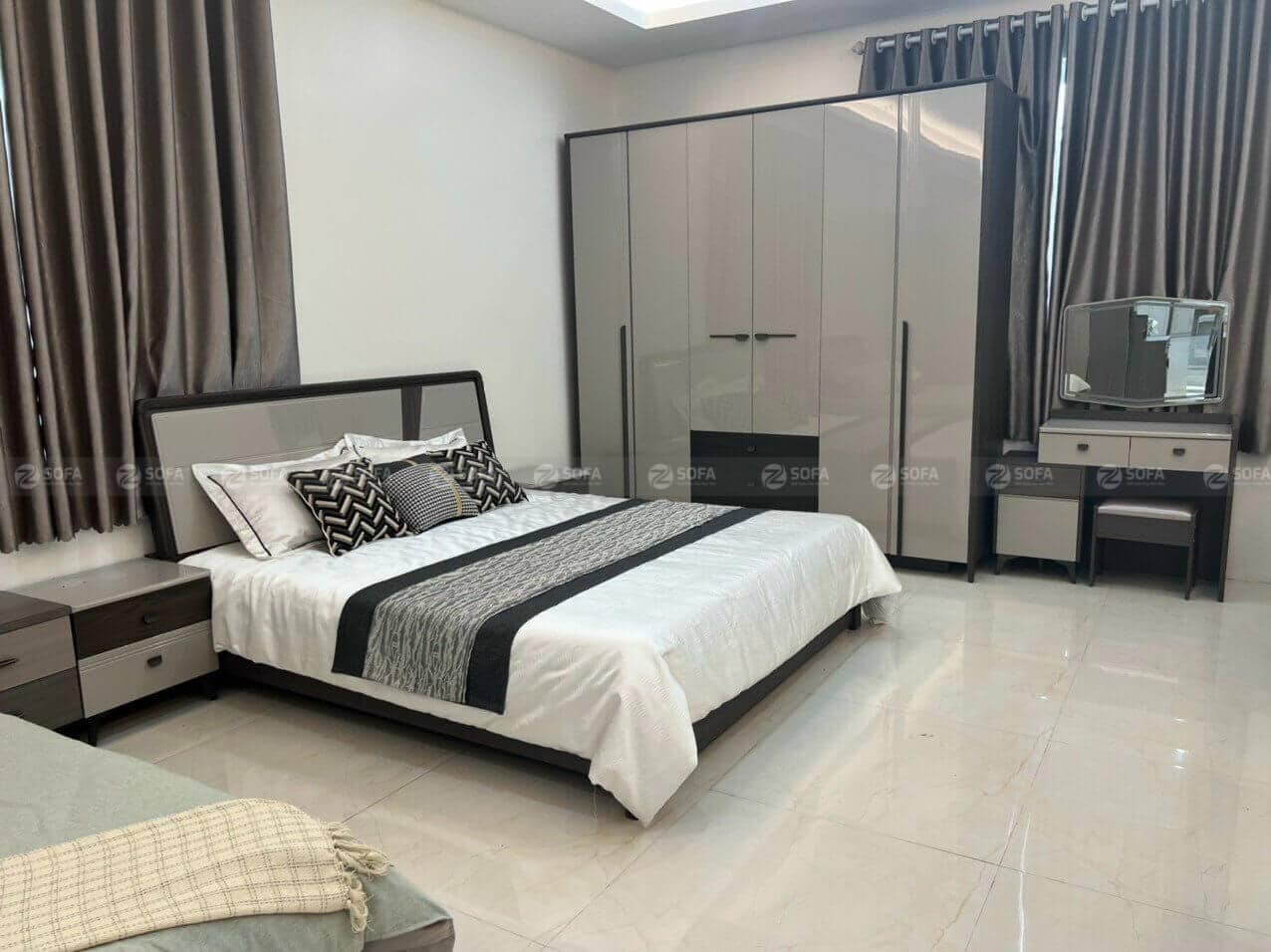 Tìm mua bộ giường ngủ kiểu lót nệm cho gia đình